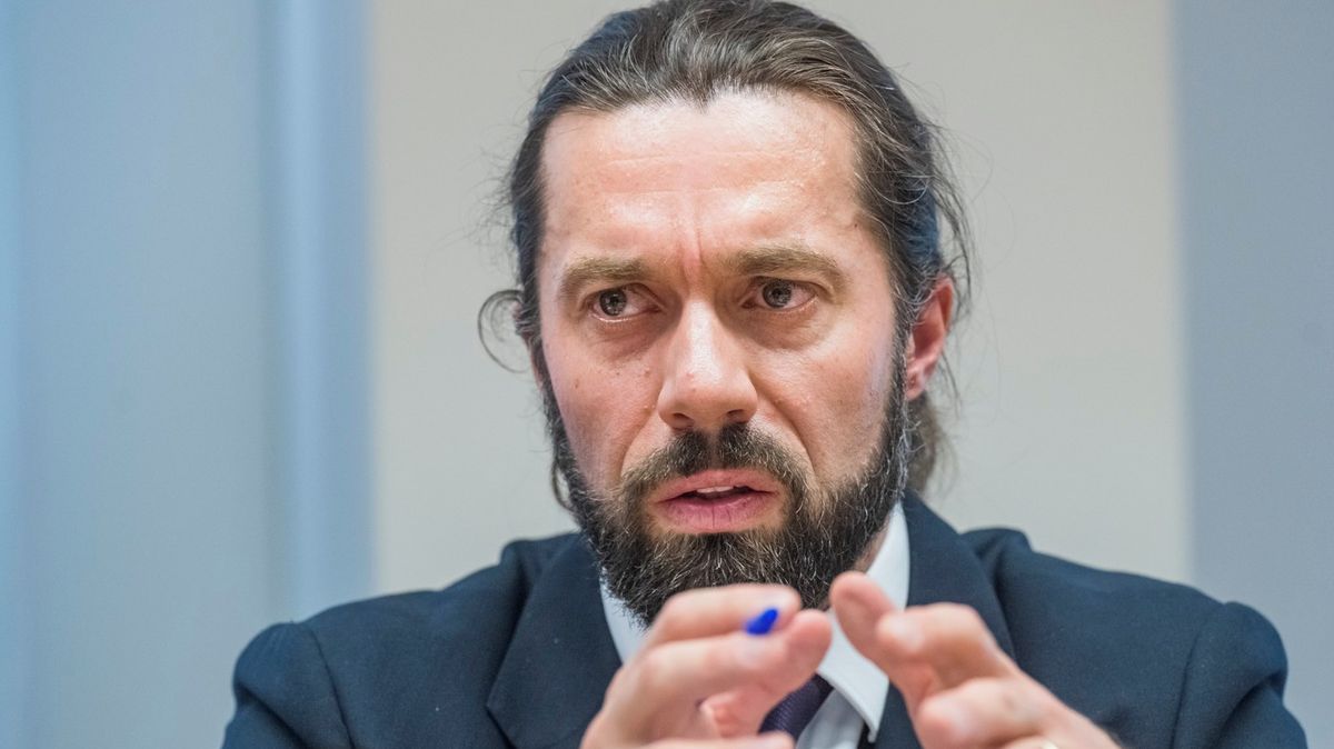 Nový šéf VZP chystá změny. Nemocnicím chce platit za uzdravení pacienta